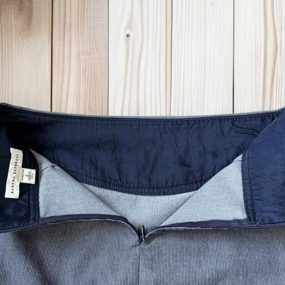 Banana Republic Navy Stretch Pencil Skirt Size 2 Workwear Career Classic - Picture 3 of 4